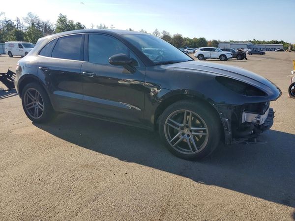2019 PORSCHE MACAN