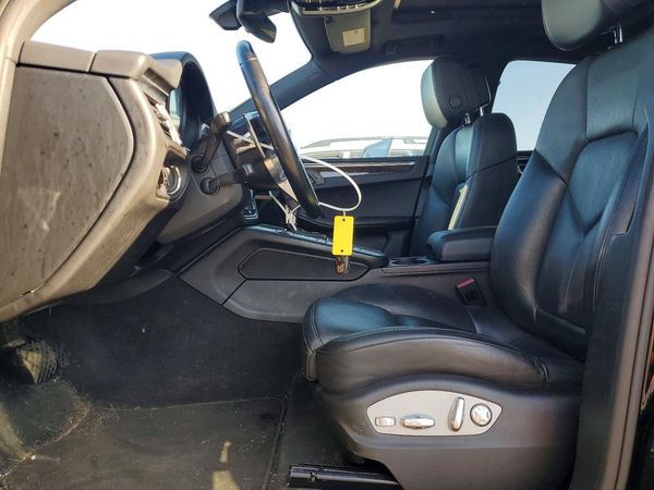 2019 PORSCHE MACAN