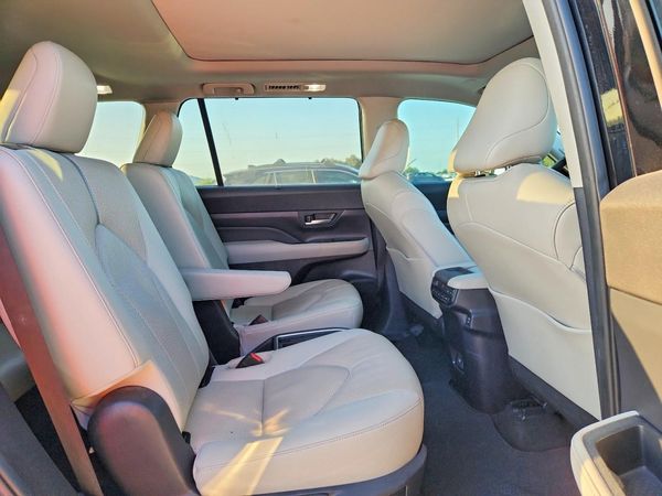 2024 TOYOTA HIGHLANDER