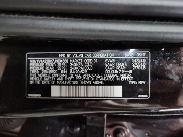 2018 VOLVO XC60 Momentum