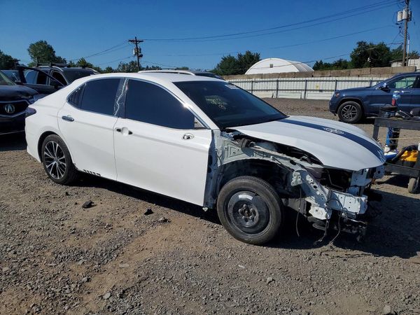 2021 TOYOTA CAMRY SE — Passenger 3/4