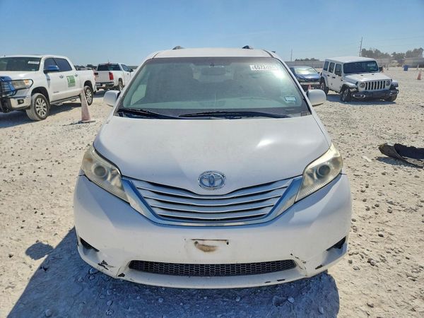 2015 TOYOTA SIENNA