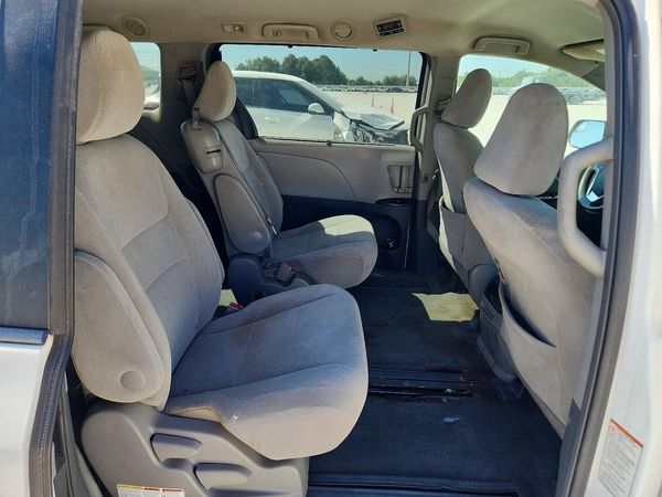 2015 TOYOTA SIENNA
