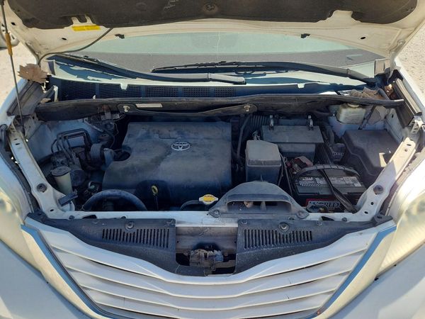 2015 TOYOTA SIENNA