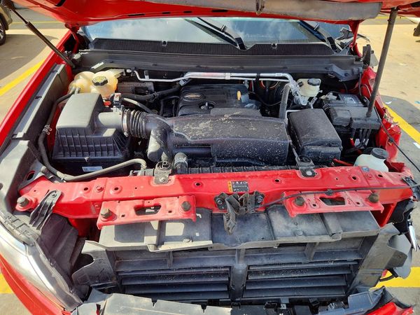 2018 CHEVROLET COLORADO Work Truck — Engine bay