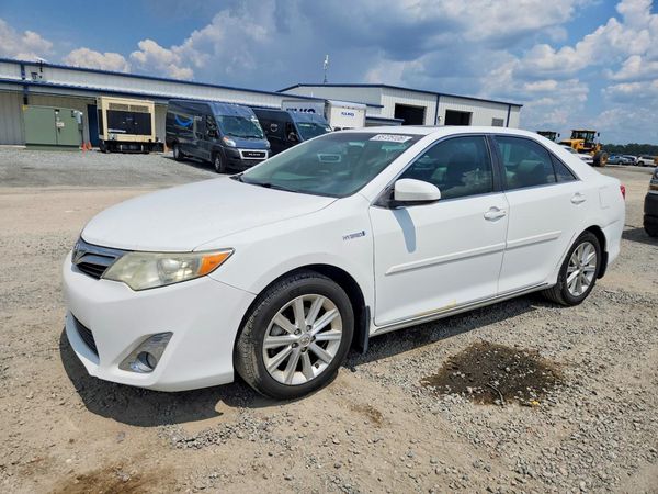 2013 TOYOTA CAMRY SOLA Hybrid
