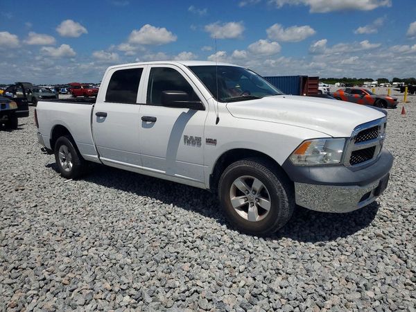 2016 RAM 1500 ST CREW CAB 4X2