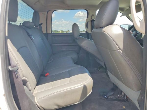 2016 RAM 1500 ST CREW CAB 4X2