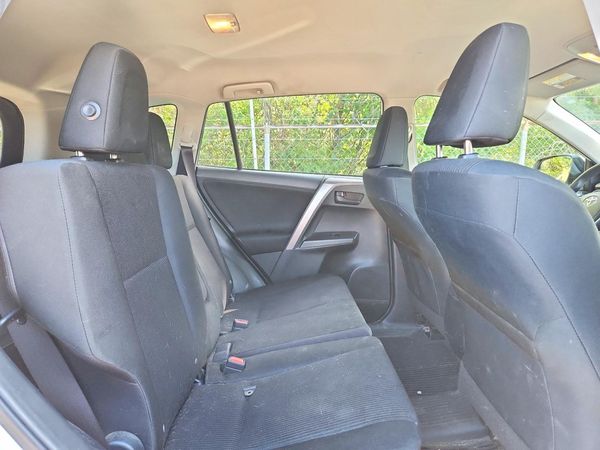 2018 TOYOTA RAV4 LE