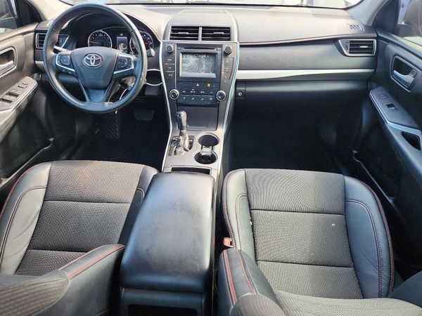 2016 TOYOTA CAMRY