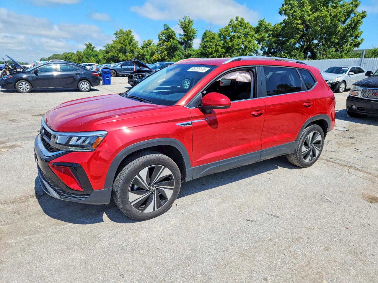 2024 VOLKSWAGEN TAOS 4Motion SE