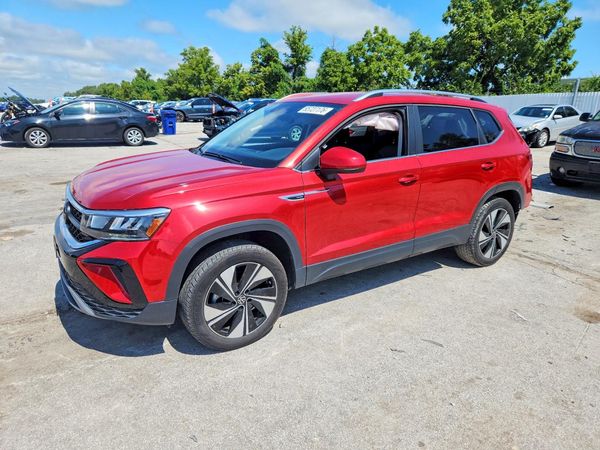 2024 VOLKSWAGEN TAOS 4Motion SE