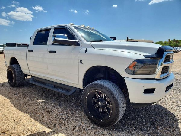 2017 RAM 2500 ST CREW CAB 4X4