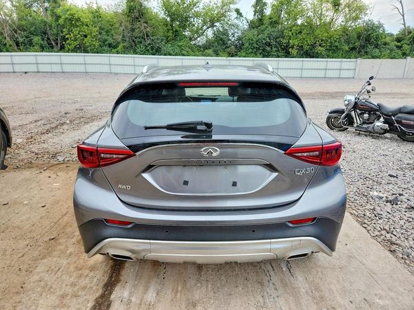 2017 INFINITI QX30