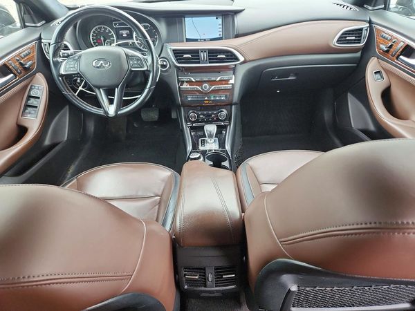 2017 INFINITI QX30