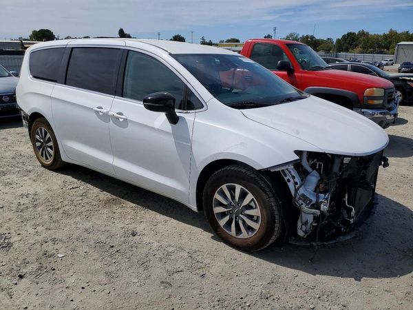 2024 CHRYSLER PACIFICA