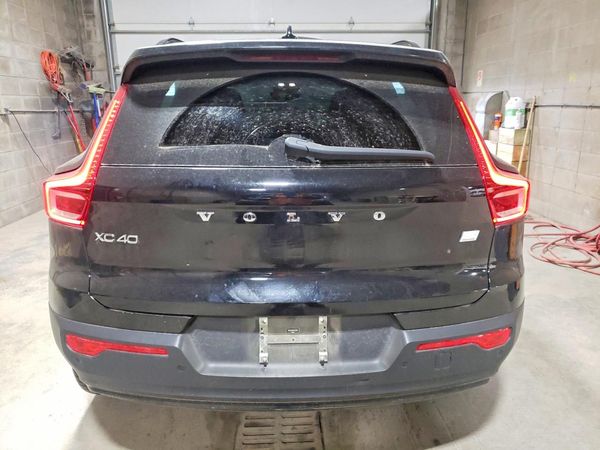2021 VOLVO XC40 Recharge
