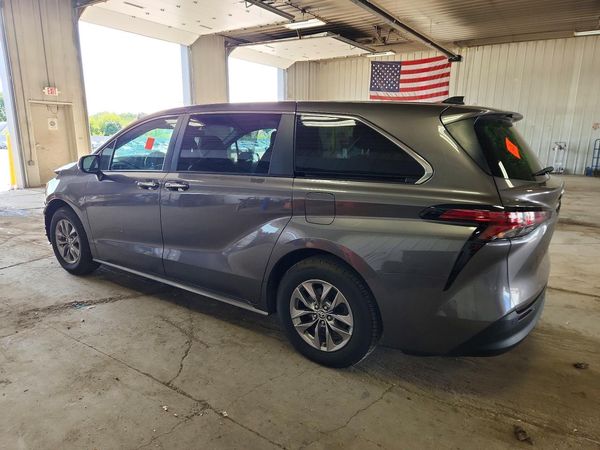 2022 TOYOTA SIENNA