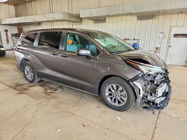 2022 TOYOTA SIENNA