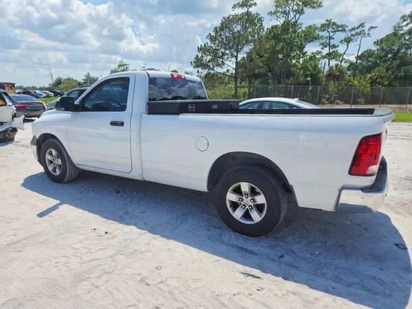 2016 RAM 1500 ST