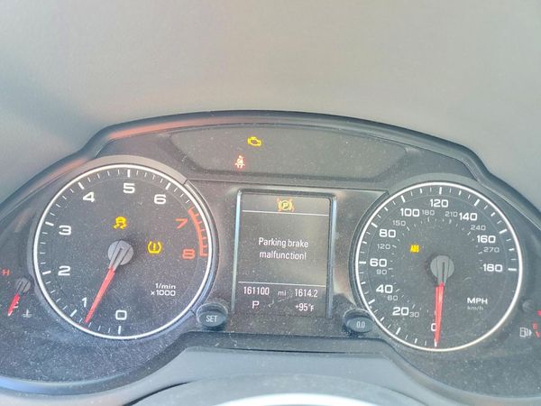 2012 AUDI Q5 Premium Plus