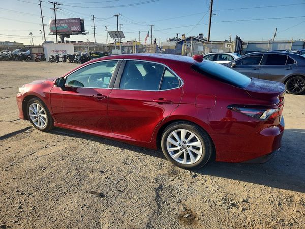 2022 TOYOTA CAMRY LE