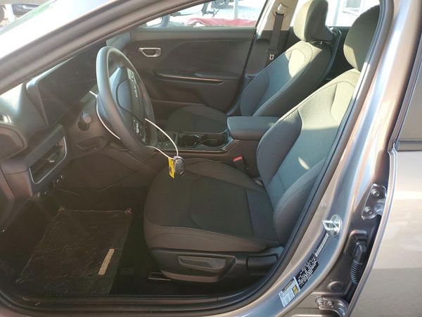 2026 KIA K4 LX, LXS