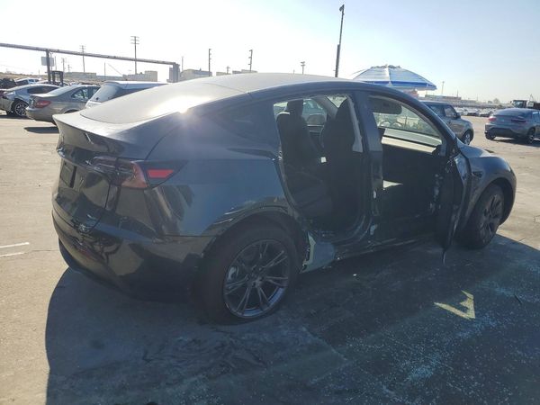 2025 TESLA MODEL Y