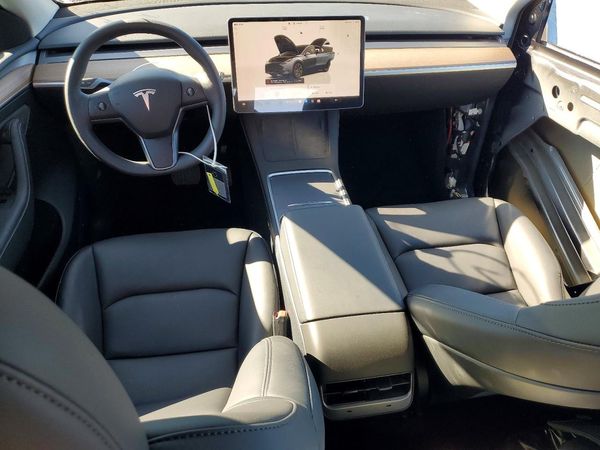2025 TESLA MODEL Y