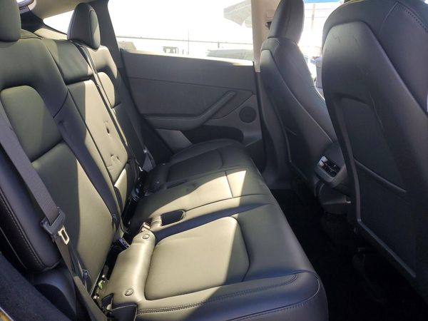2025 TESLA MODEL Y