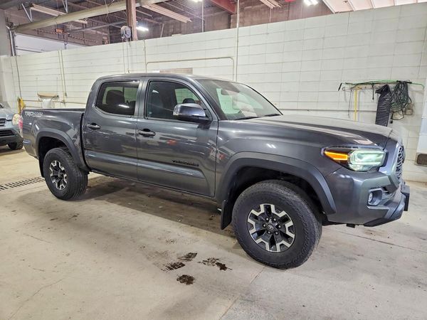 2022 TOYOTA TACOMA SR5
