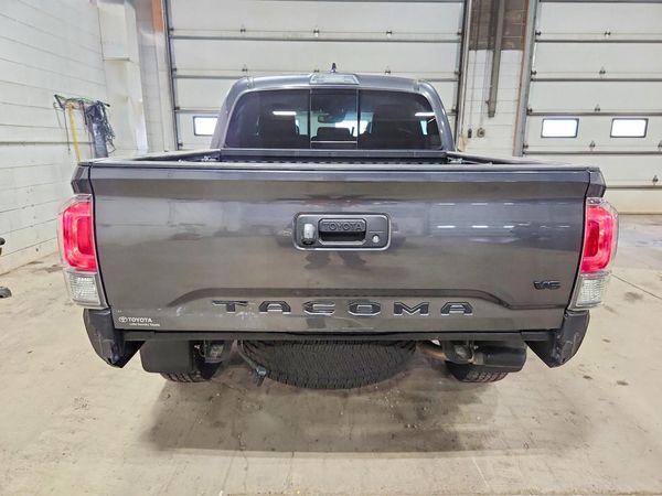 2022 TOYOTA TACOMA SR5