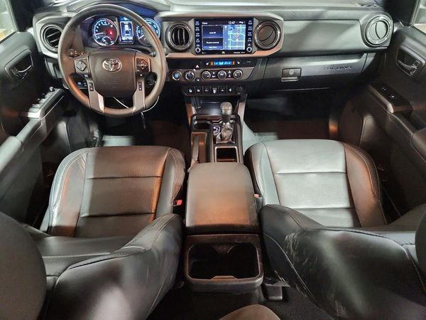 2022 TOYOTA TACOMA SR5