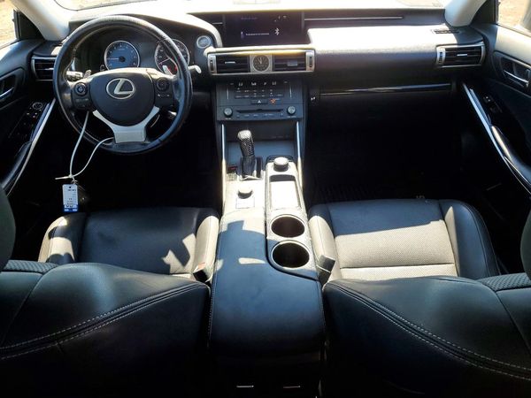 2016 LEXUS IS 200t