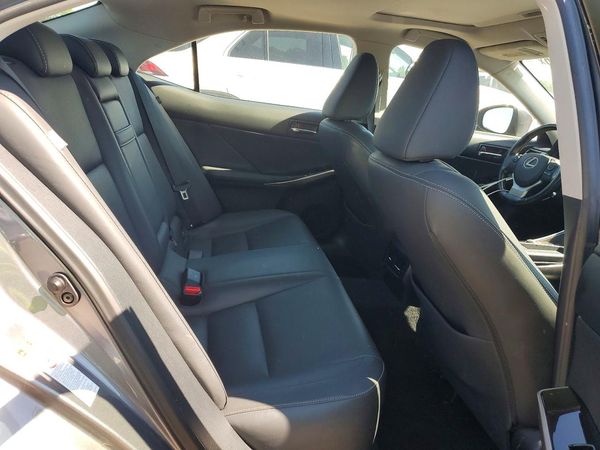 2016 LEXUS IS 200t