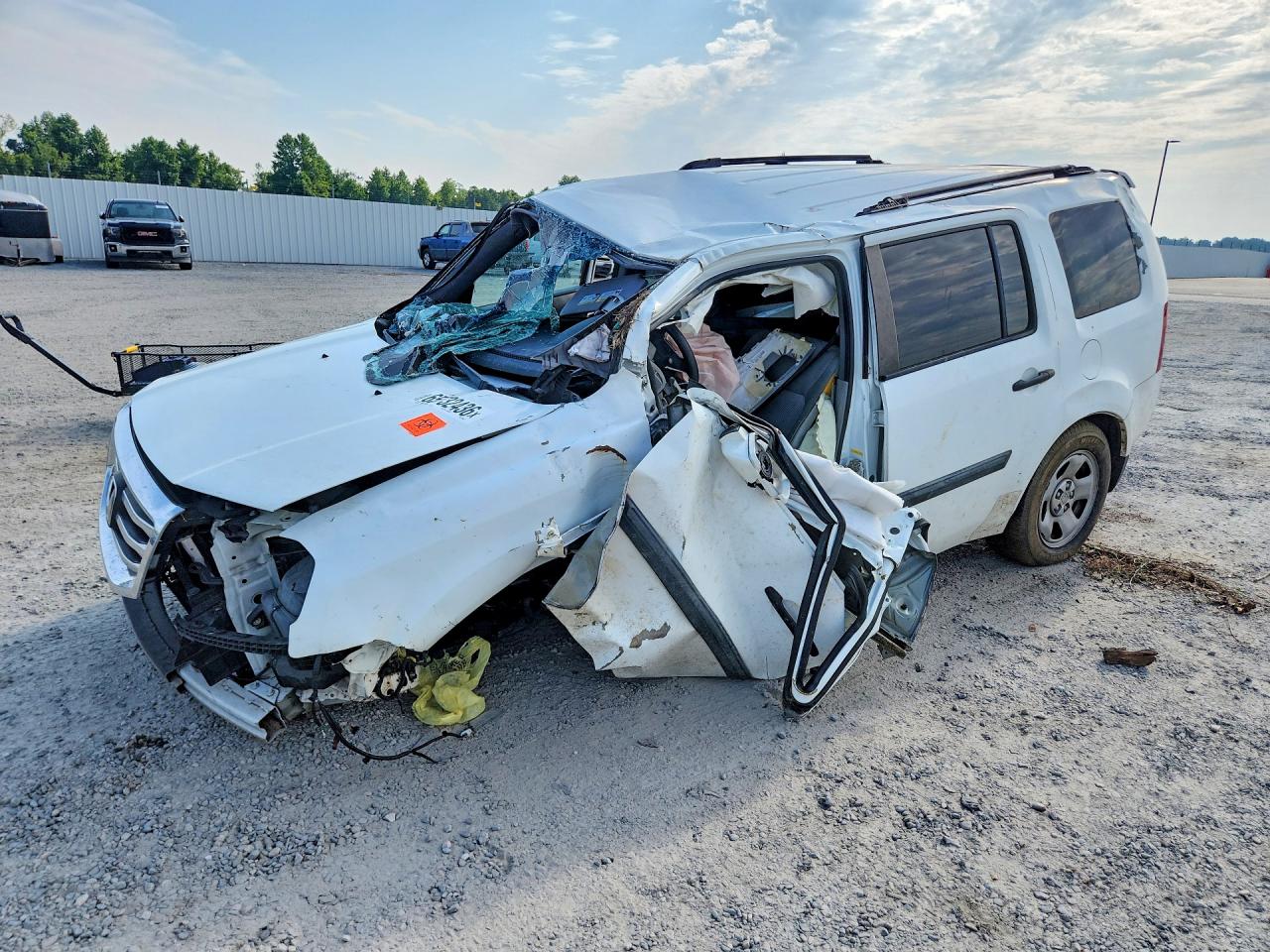 2015 HONDA PILOT LX — Front 3/4