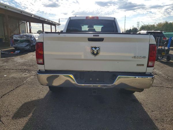 2013 RAM 1500 ST QUAD CAB 4X4