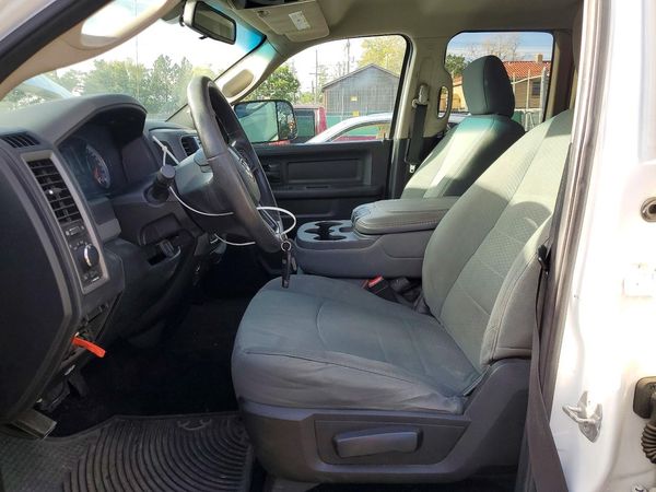 2013 RAM 1500 ST QUAD CAB 4X4
