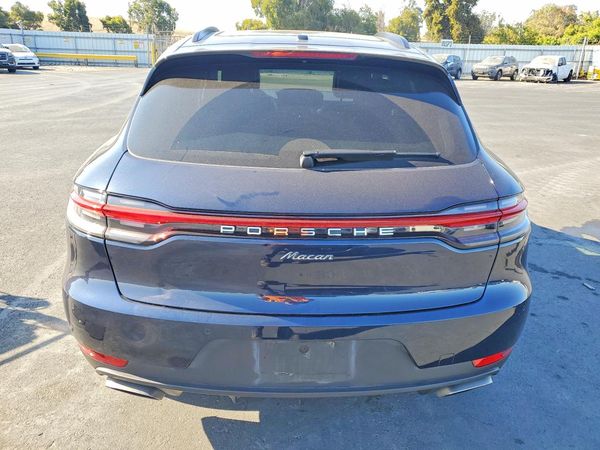 2019 PORSCHE MACAN
