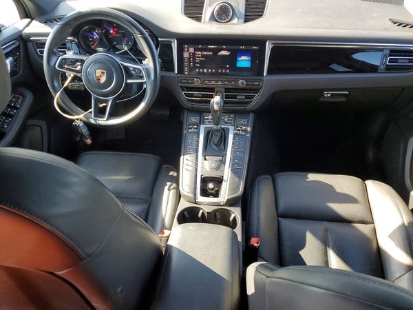 2019 PORSCHE MACAN