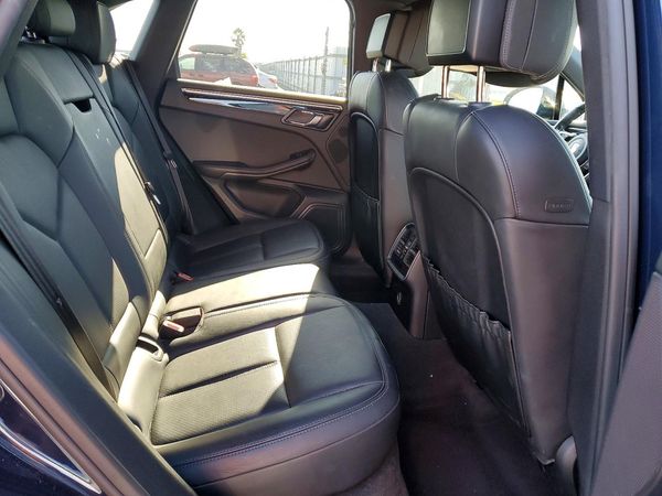 2019 PORSCHE MACAN