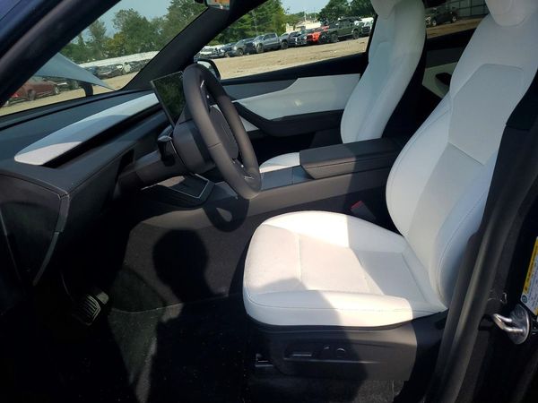 2026 TESLA MODEL Y — DENT