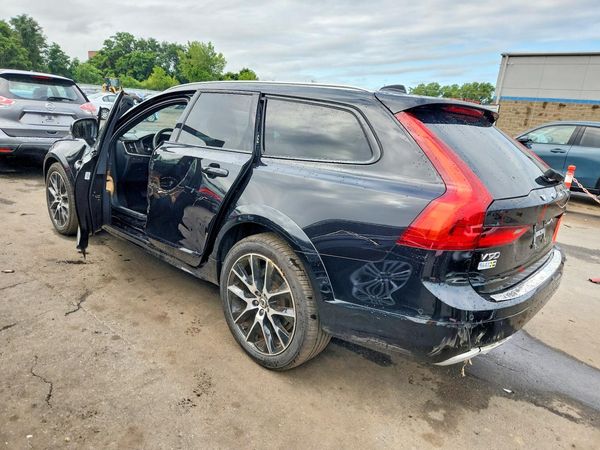 2018 VOLVO V90 CROSS COUNTRY