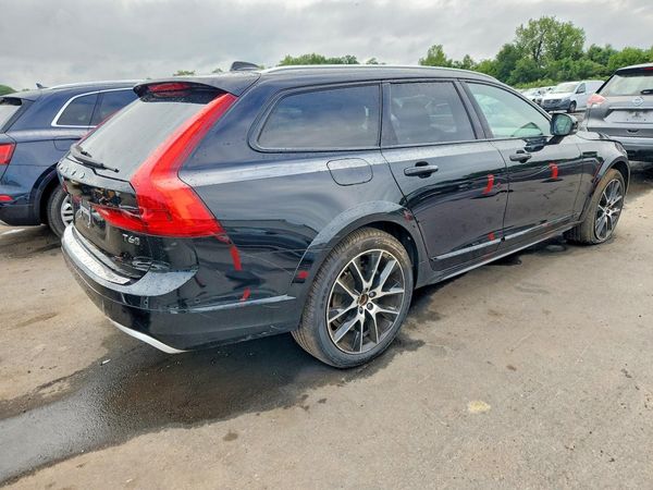 2018 VOLVO V90 CROSS COUNTRY