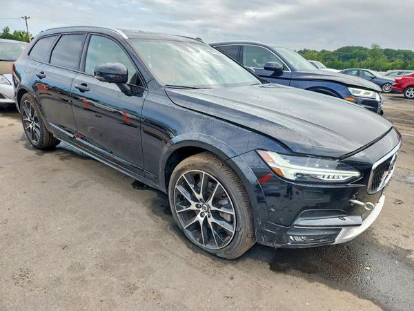 2018 VOLVO V90 CROSS COUNTRY
