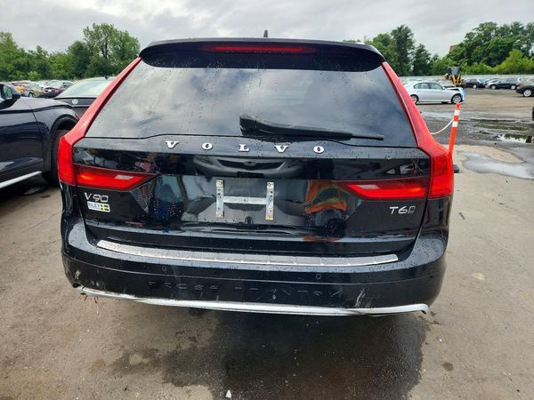 2018 VOLVO V90 CROSS COUNTRY