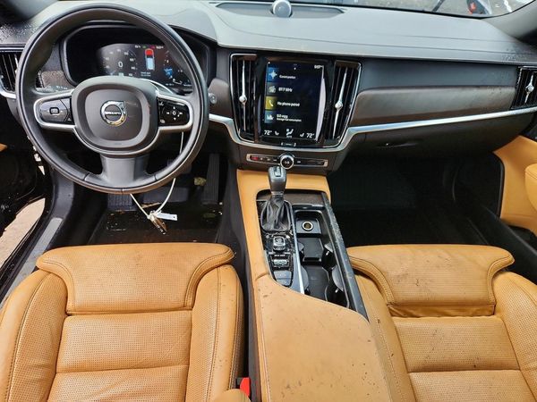 2018 VOLVO V90 CROSS COUNTRY