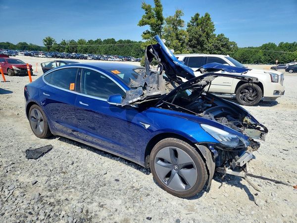 2019 TESLA MODEL 3 — Passenger 3/4