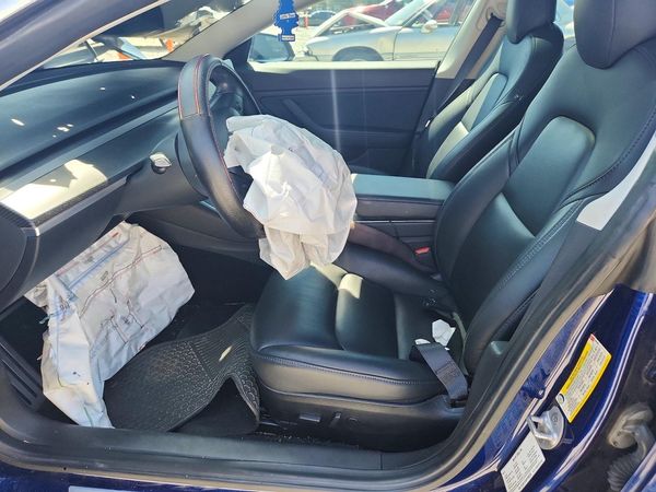 2019 TESLA MODEL 3 — DENT