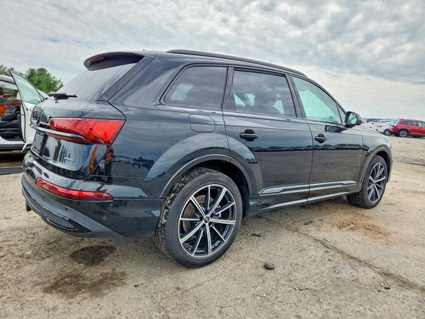 2023 AUDI Q7 quattro Premium Plus